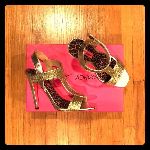 Betsey Johnson Shoes - NWT Betsey Johnson Silver Gold Bree T-Strap Heels